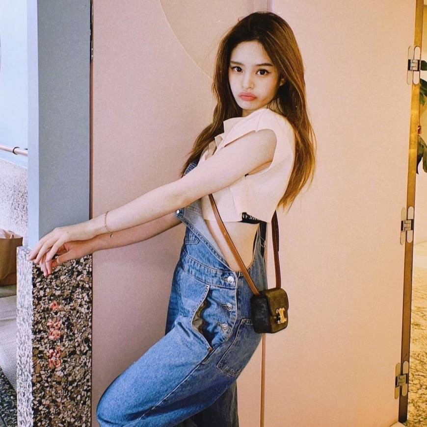 New Celine mini triomphe อุปกรณ์ กล่อง การ์ด ถุงผ้า ถุงกระดาษ
