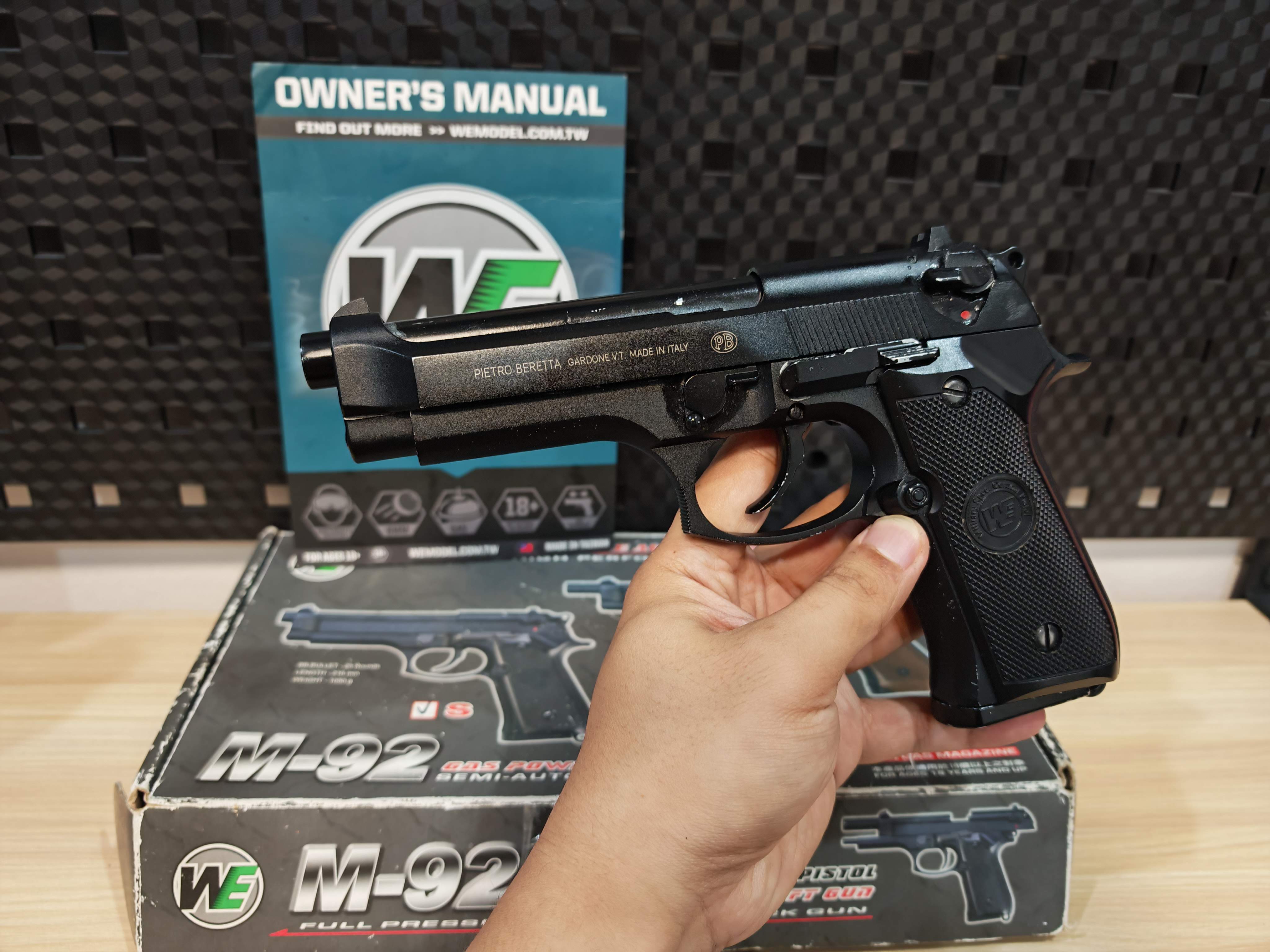 WE Beretta M92 Semi Version GBB ดำ พร้อมเล่น ไต้หวัน BB Gun บีบีกัน แบบแก๊ส ปืนอัดลม มือสอง Airsoft Gun