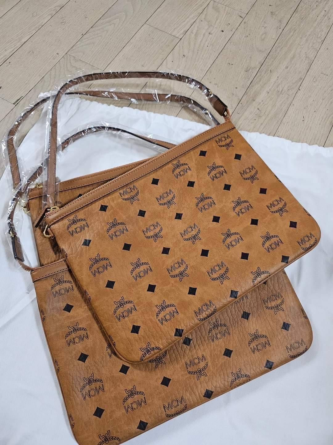 ว่าง 1 ใบสุดท้าย New Mcm ใบลูก นะแม่ สะพายขึ้นไหล่ได้ สวยๆๆ ใส่ของได้เยอะพอควรเลย อ