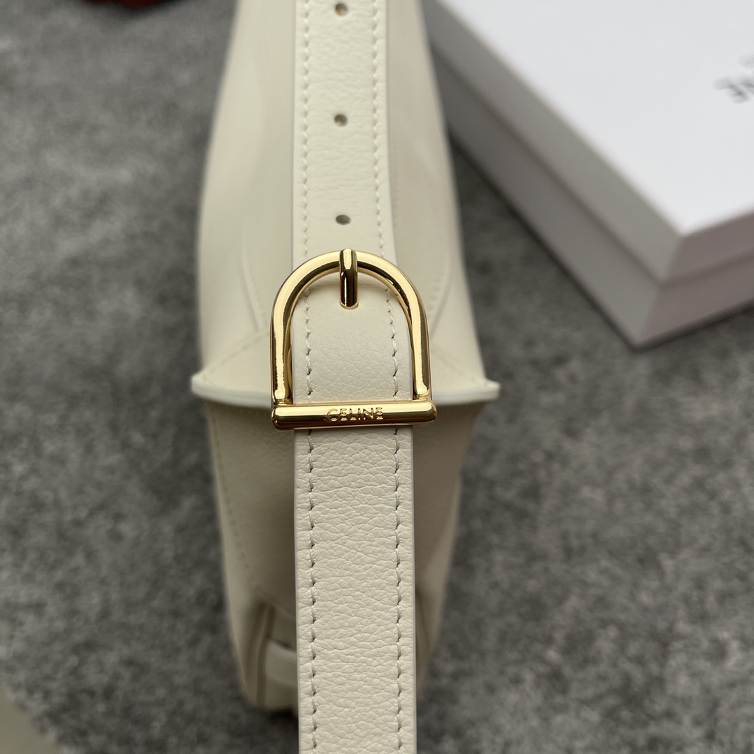 [Pre-order]กระเป๋าซีลีน MEDIUM ROMY IN SUPPLE CALFSKIN WHITE - CELINEงานเกรด vip ดีที่สุด