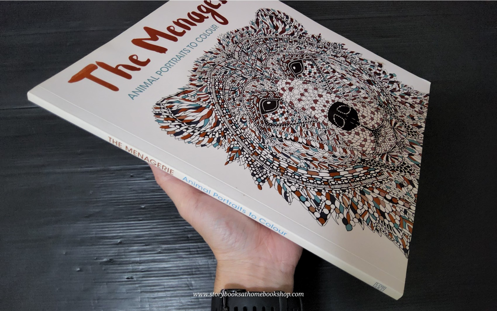 ACTIVITY BOOK** ð
ð
THE MENAGESIE ANIMAL PORTRAITS TO COLOUR