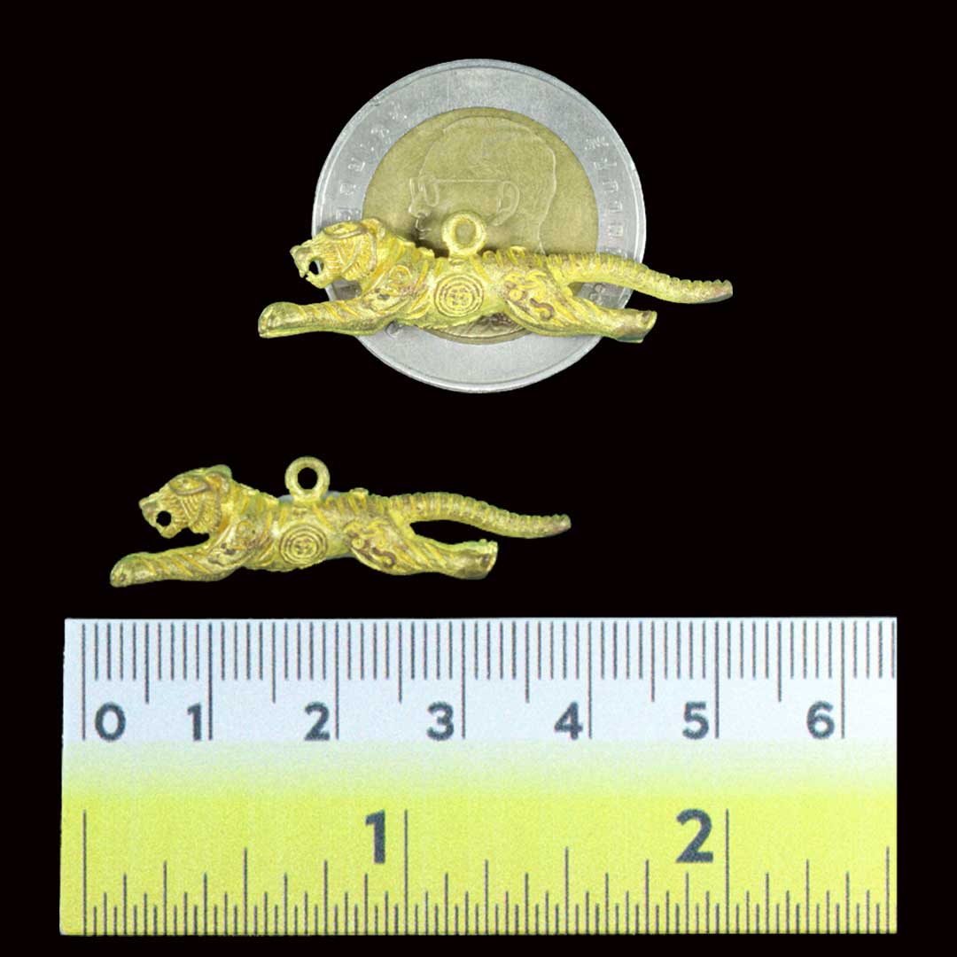 เสือปืนแตกบารมี 97 หลวงปู่แย้ม วัดตะเคียน ปี56 เนื้อทองเหลือง (พิมพ์เล็ก)