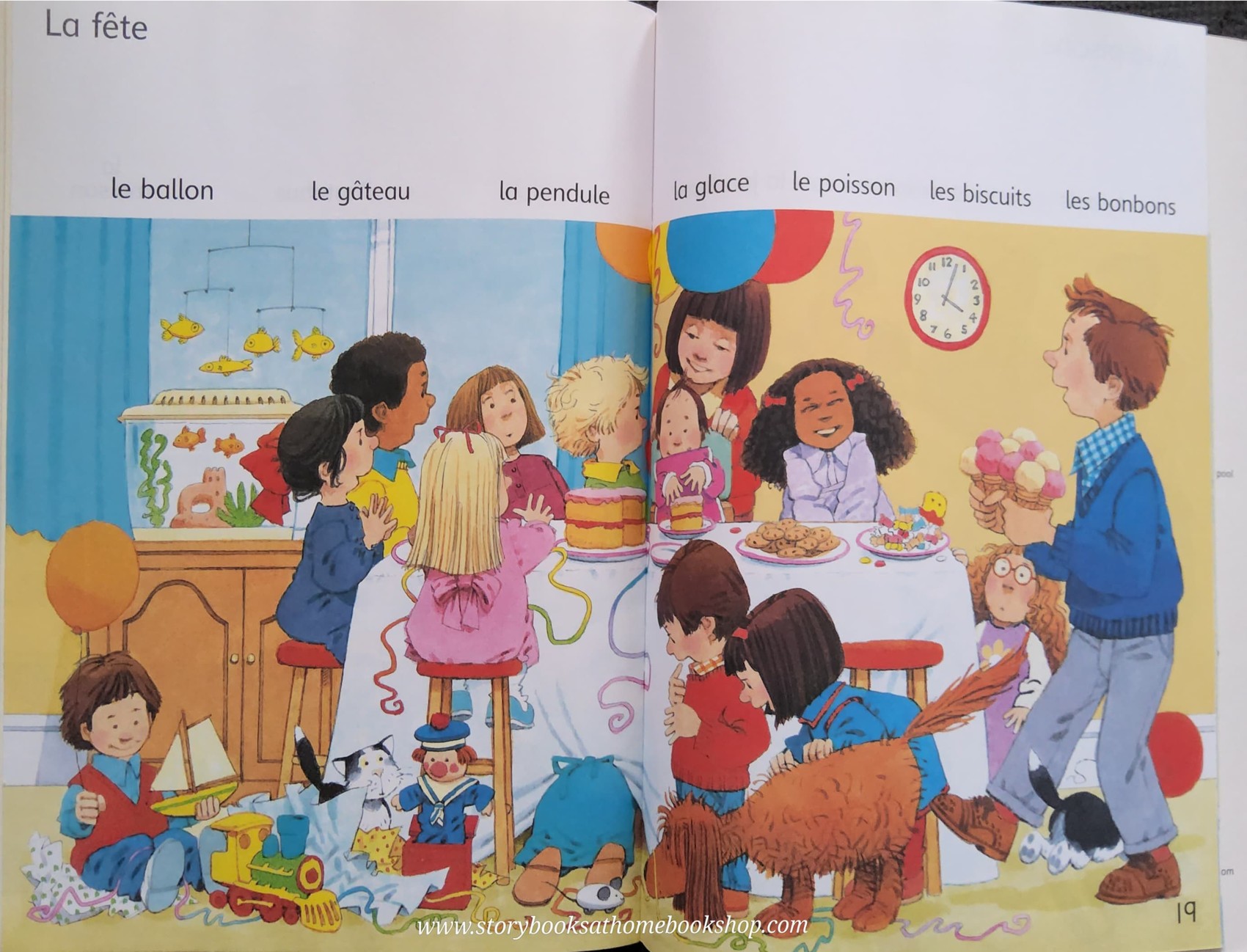 KNOWLEDGE BOOK** ♥️USBORNE FIRST HUNDRED WORDS IN FRENCH STICKER BOOK