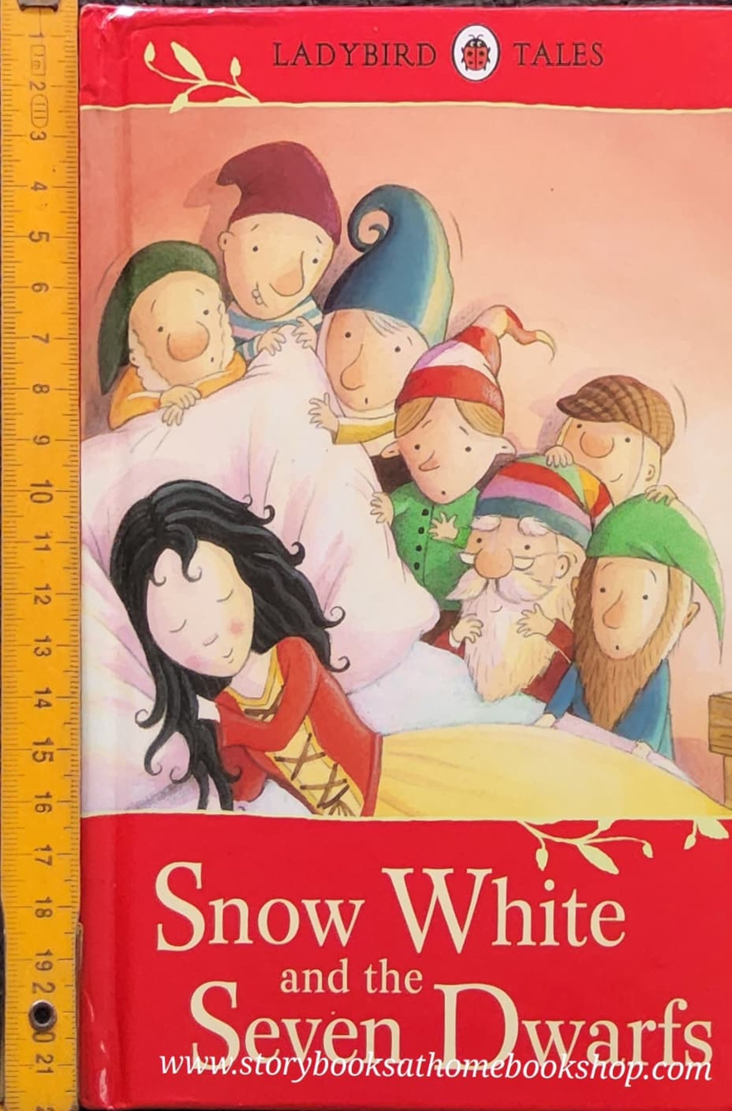 หนังสือนิทานปกแข็ง** 🍅🍓LADYBIRD TALES:SNOW WHITE AND THE SEVEN DWARFS