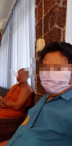 ประคำแก่นมะขาม ๒ เส้นนี้เป็นประคำที่วางไว้ข้างกายหลวงปู่ในโลงแก้ว ระหว่างปี ๒๕๖๓ - ๒๕๖๔ พระอาจารย์อนุสร์ซึ่งท่านมีหน้าที่ดูแลบริเวณสรีระทิพย์ของหลวงปู่ เป็นผู้ได้รับมอบ ตั้งแต่ปี ๒๕๖๔ และผมได้ขอบูชามากับอาจารย์อนุสรณ์เมื่อ ปี ๒๕๖๕