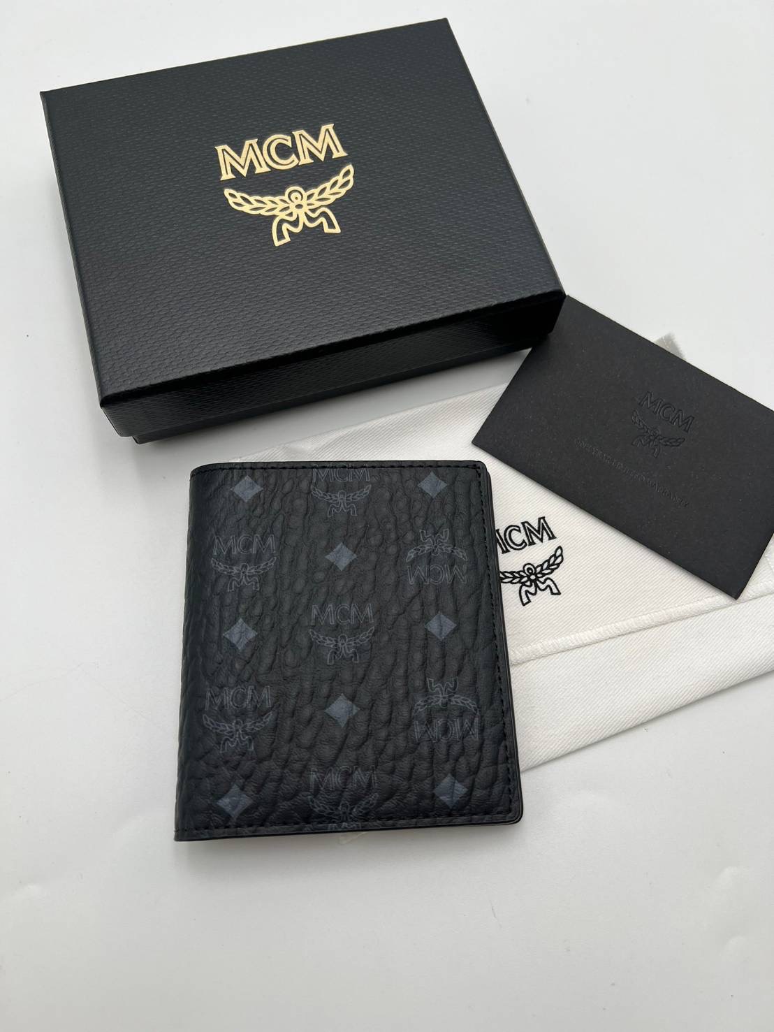 New Mcm wallet ช็อปคิง อุปกรณ์ กล่อง การ์ด ถุงผ้า