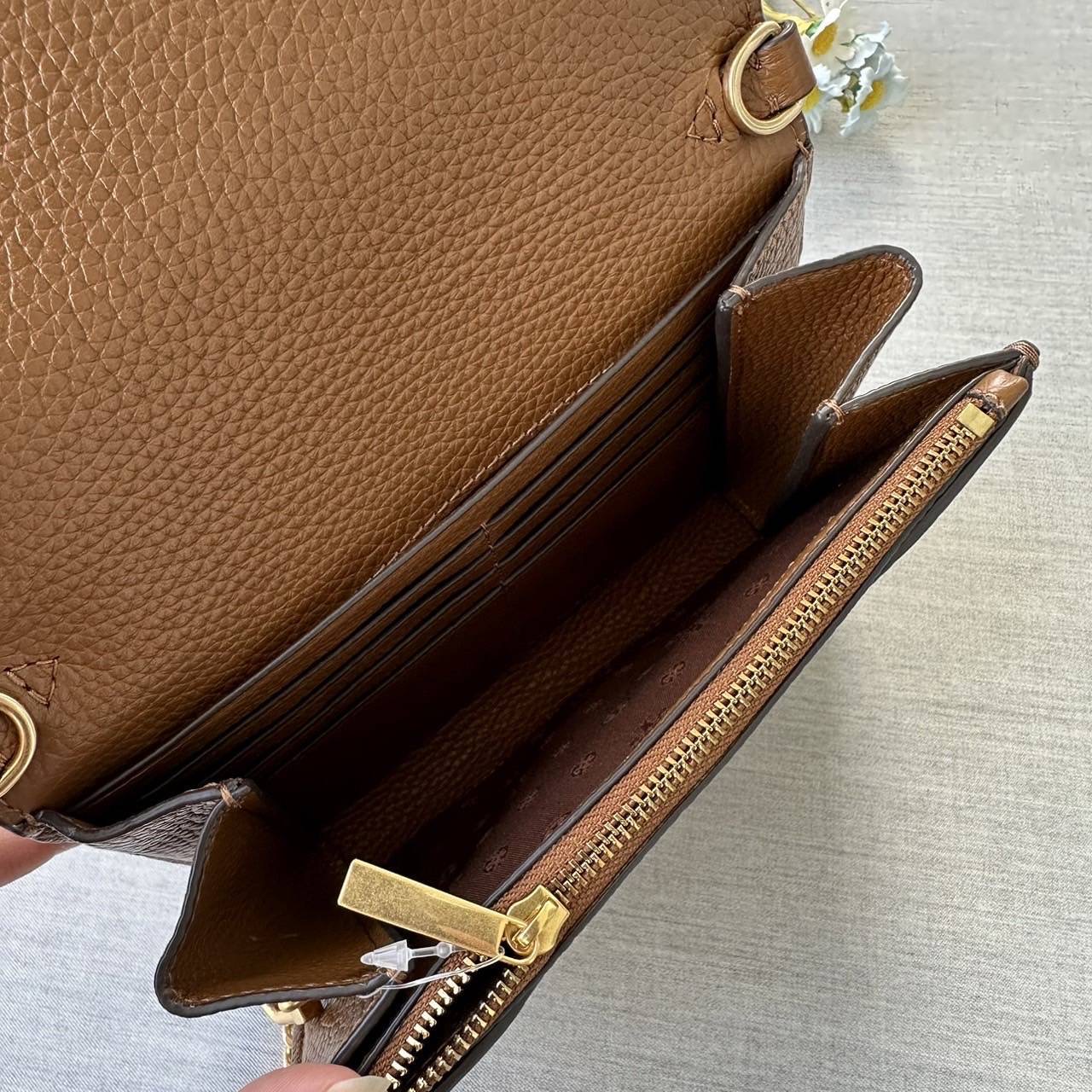 New Tory Burch Britten Chain Moose Pebbled Leather Handbag Wallet Purse สายยาวถอดได้ ปรับไม่ได้ค่ะ ใส่ Pro max ได้ค่ะ