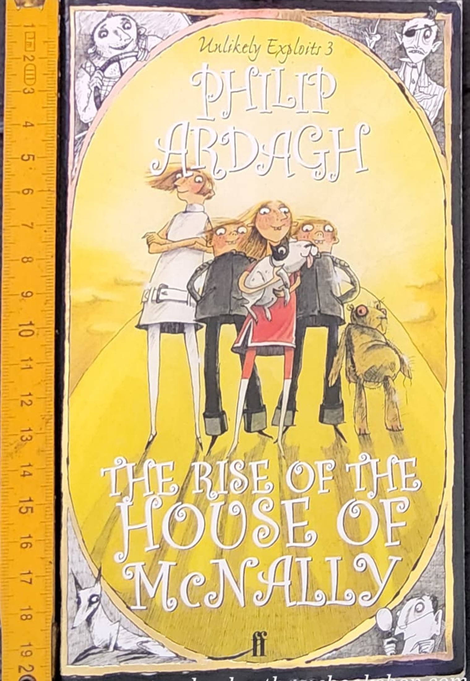 วรรณกรรมเยาวชน แนะนำ** 🍅🍓The Rise Of The House Of McNally - The Third Unlikely Exploit (Unlikely Exploits Trilogy) by Philip Ardagh