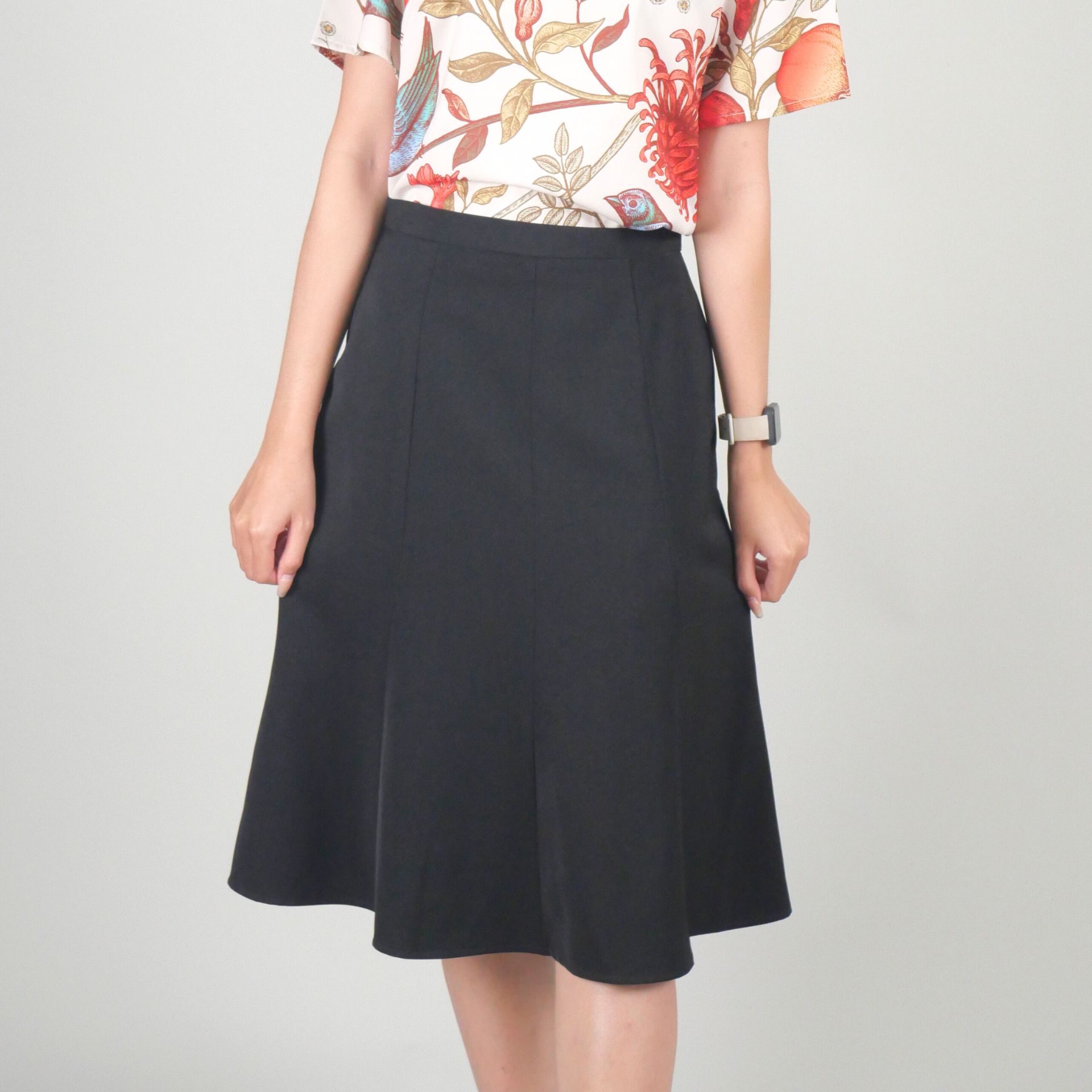 กระโปรงปิยารัตน์ ทรงเอ แปดชิ้น ผ้านาโน สีดำ ไซส์ S-5XL ความยาว 24 นิ้ว สำหรับข้าราชการ
