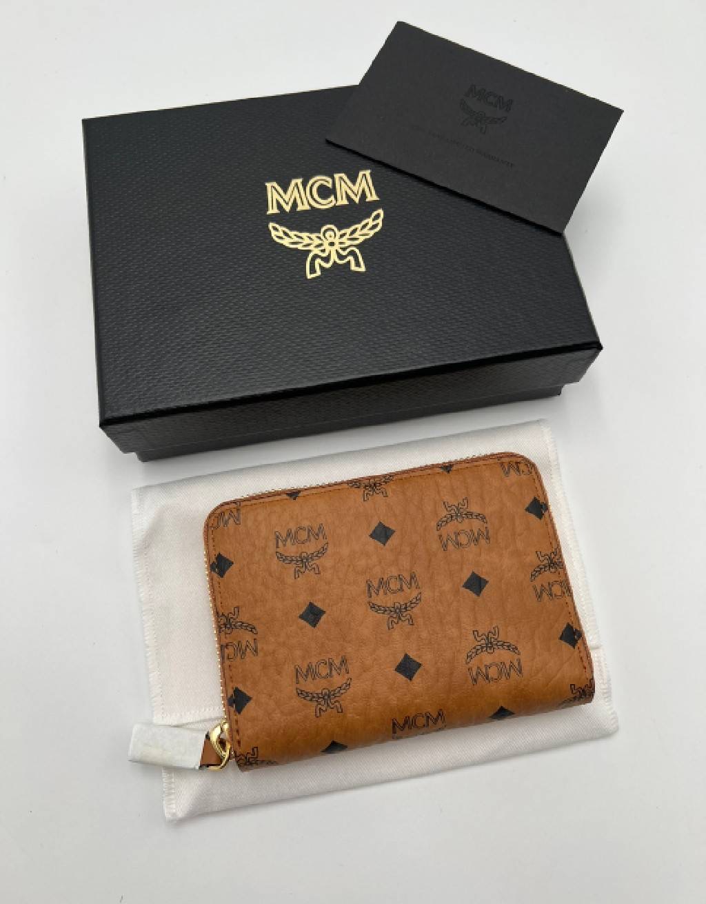 New Mcm zippy wallet ใบสั้น ช็อปคิง