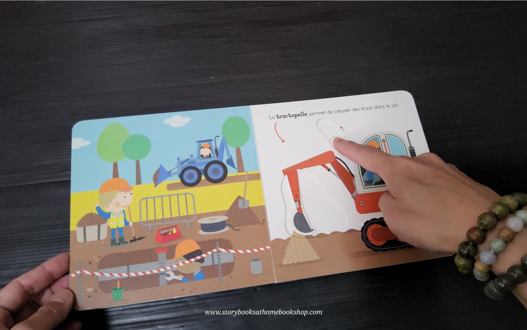 ภาษาฝรั่งเศษนะคะ ++SPECIAL BOOK++ **FRENCH Board Book** 🍅🍅MES CAMIONSDE CHANTIER (FRENCH)