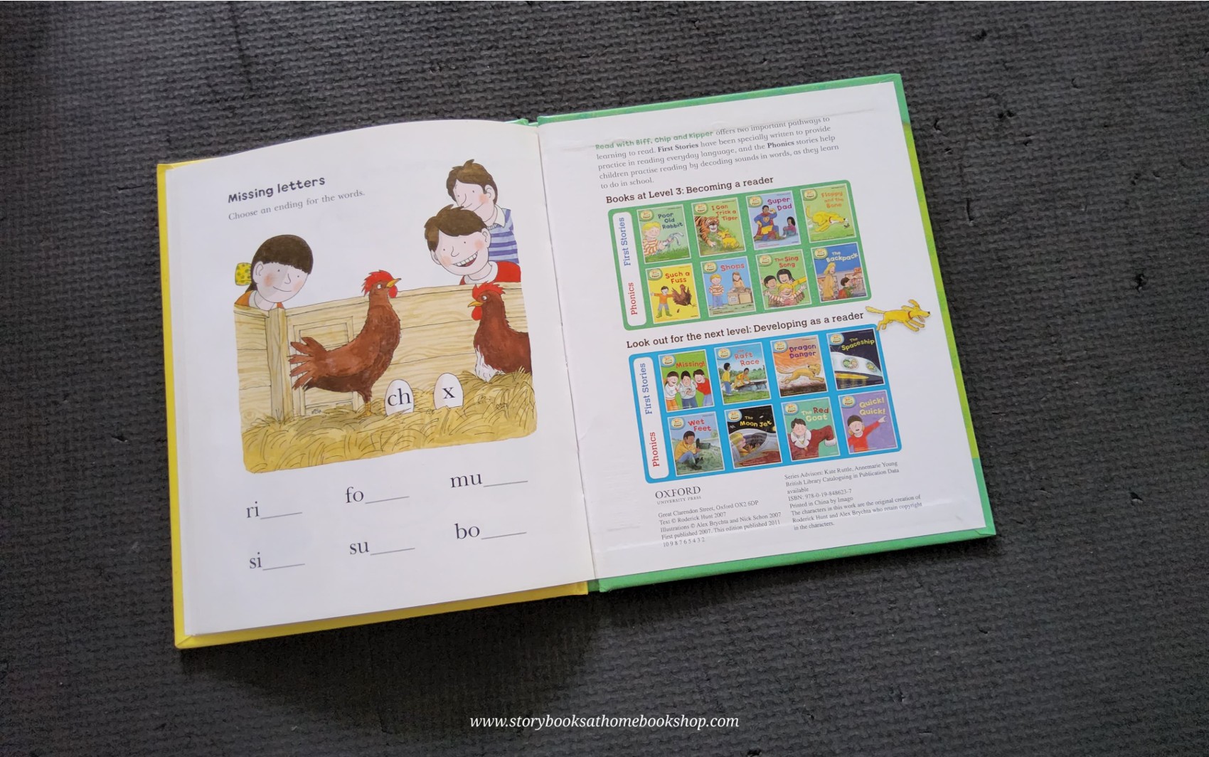 หนังสือนิทานปกแข็ง** 🍅🍅READ WITH BIFF,CHIP&KIPPER: SUCH A FUSS PHONICS LEVEL3