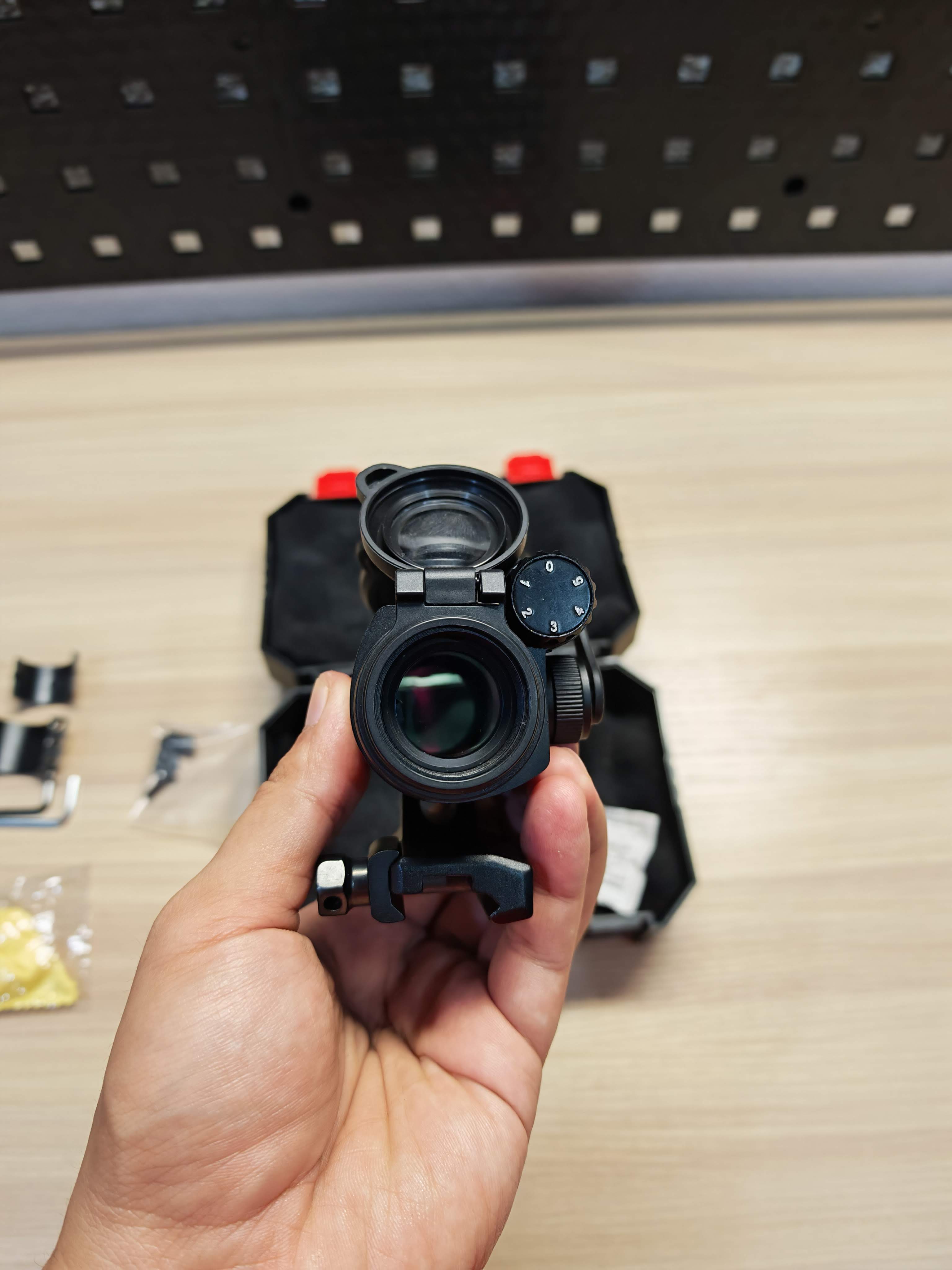 Holy Warrior Red Dot Aimpoint Comp M2 + ขาจับ 2 แบบ โค้งและตรงกล่องครบ มือสอง