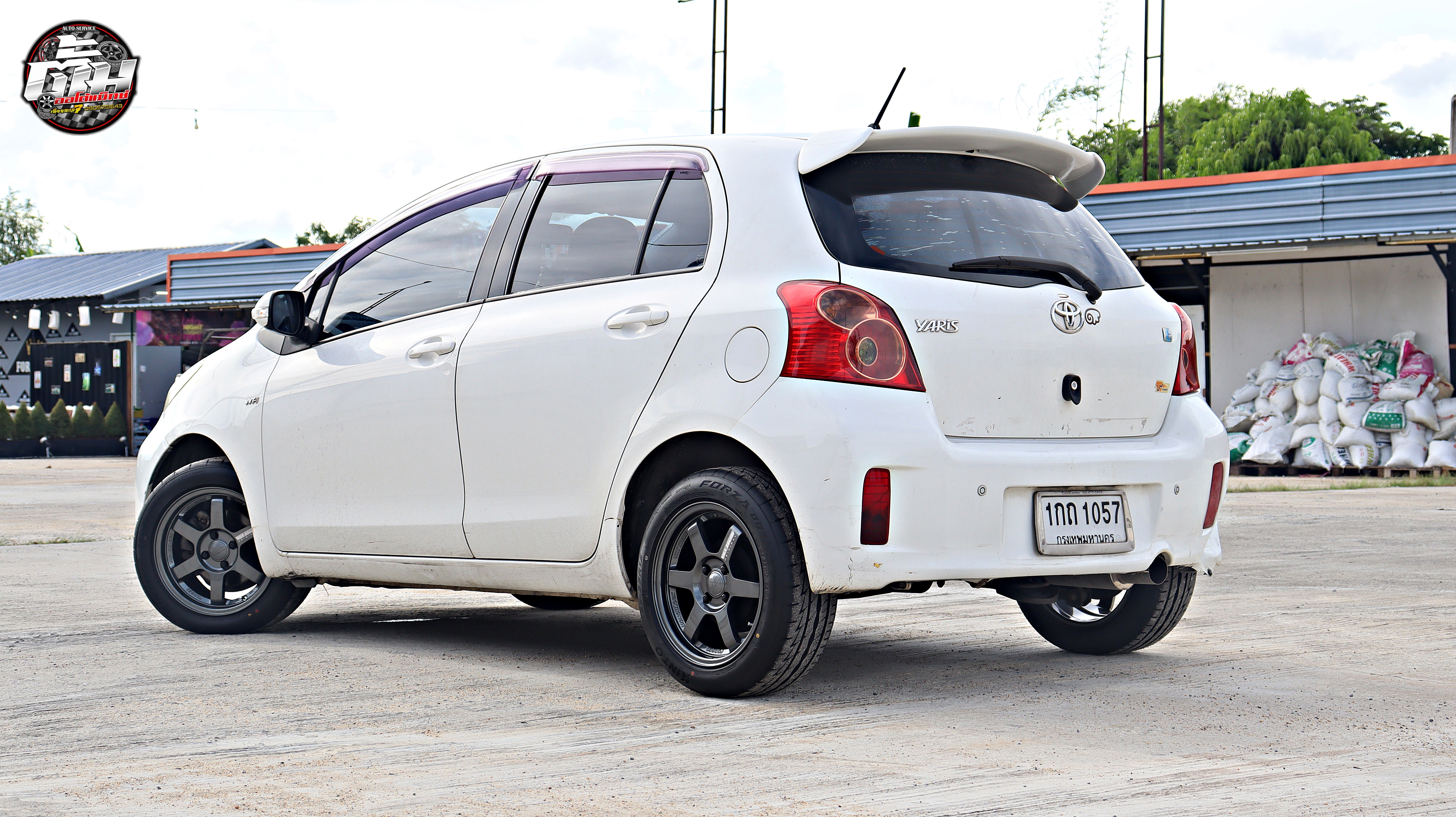 TOYOTA YARIS เปลี่ยนล้อยาง ล้อ TE37 H636 ขอบ15นิ้ว ยาง KINTO FORZA 001 195/55R15 85V