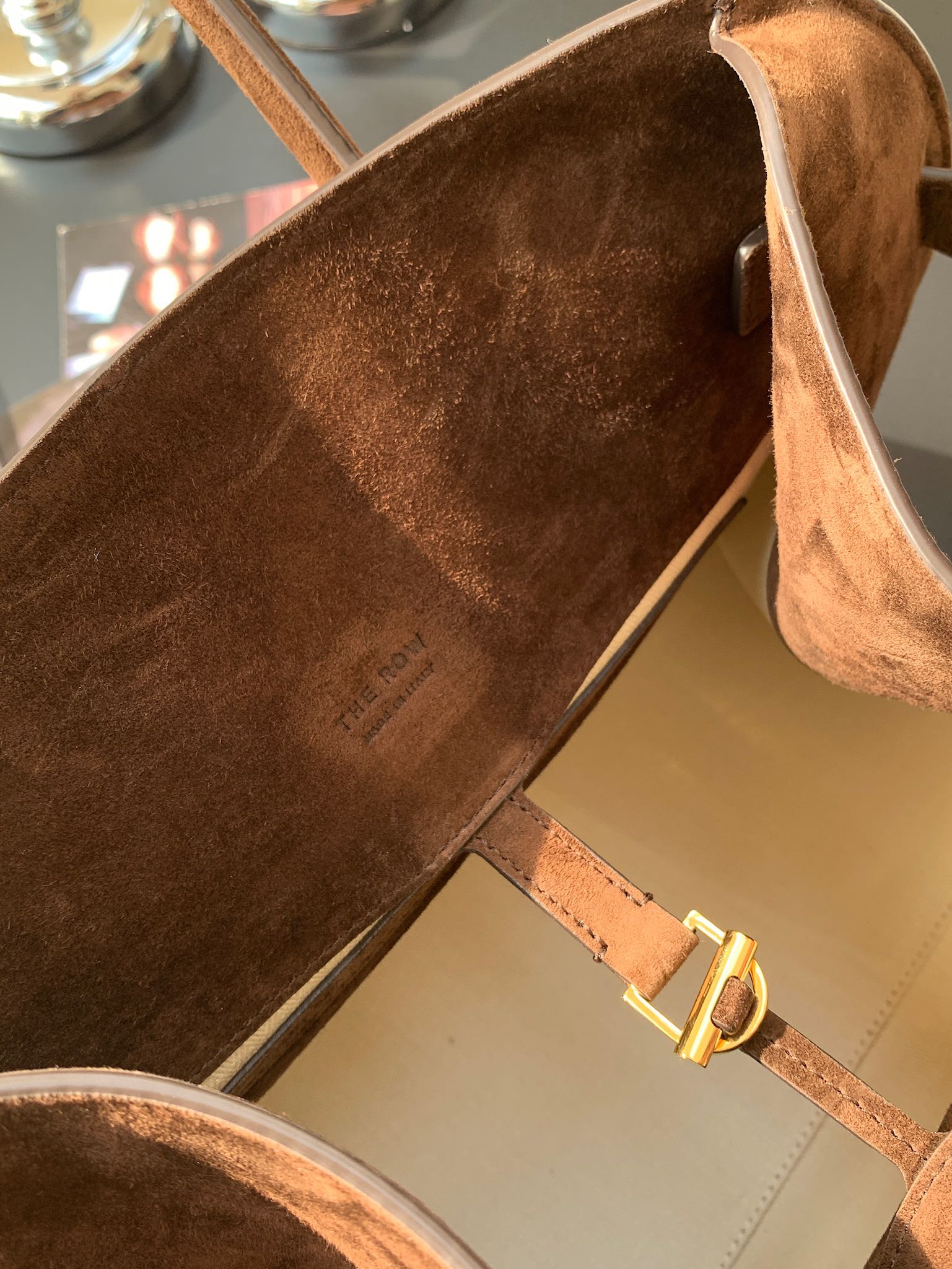 [Pre-order]กระเป๋าถือThe Row Soft Margaux 15 Tote Bag Brown in Suede คุณภาพ VIP เกรดดีที่สุด