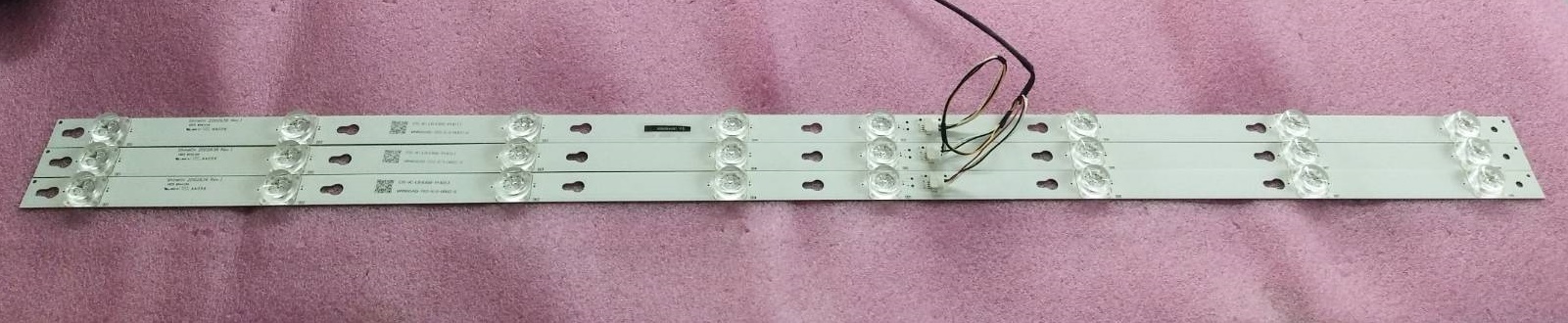 หลอดแบล็คไลท์ทีซีแอล(LED BLACK LIGHT TCL) ของแท้ถอดจากเครื่อง รุ่นLED43S62 43P2US 43D2920 43D2900 43S6000 LED43D2920 (8LED X 3 6V)