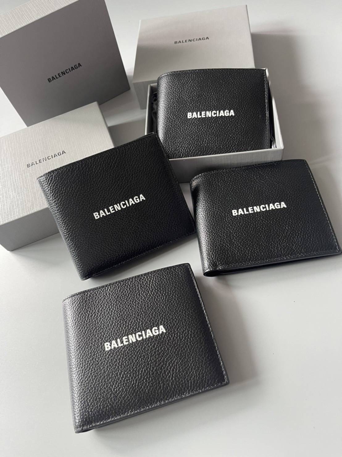 New Balenciaga wallet มี 2 แบบ 8 card / ใส่เหรียญ อุปกรณ์. กล่อง ถุงผ้า การ์ด