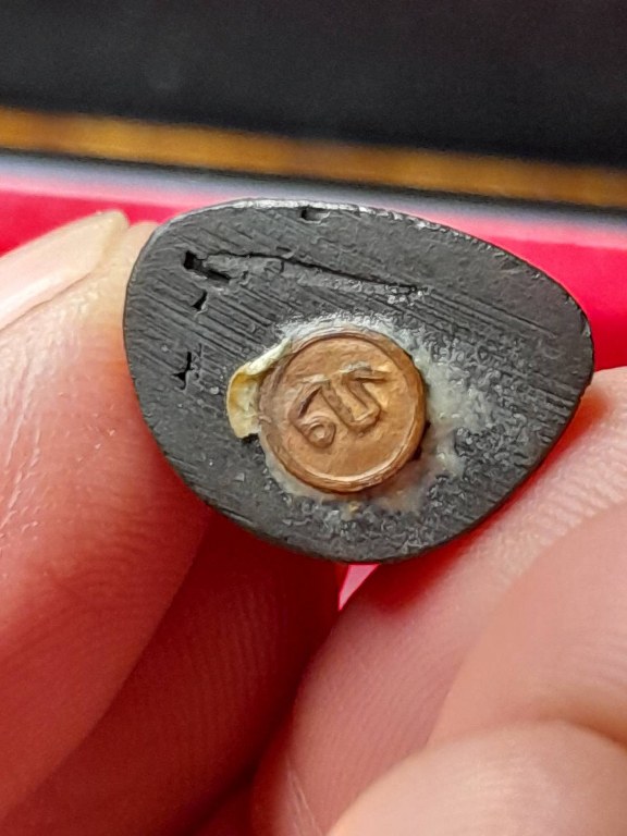 รูปหล่อครููบาชัยยะวงศา รุ่นเมตตามหาลาภ ปี ๓๕ ใต้ฐานบรรจุพระธาตุสิวลี พระธาตุอรหันต์ และดินจากสังเวชนียสถาน 4 แห่ง และ เกศาหลวงปู่