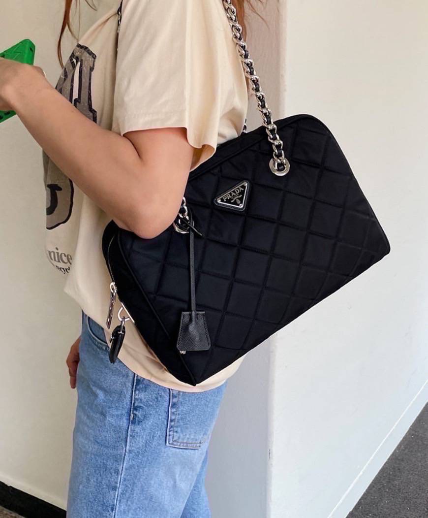 New Prada Size 30x20x10cm อุปกรณ์. ถุงกระดาษ ถุงผ้า การ์ด