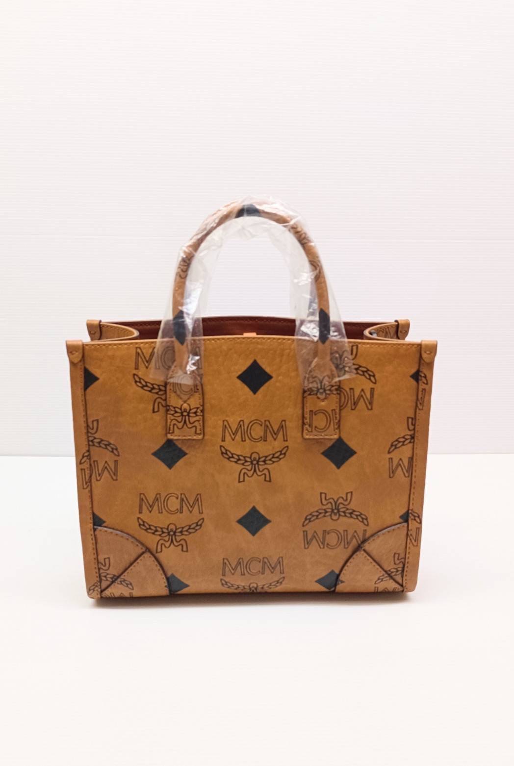 พร้อมส่งทุกสี New Mcm Small München Tote Sz.Sz. 9” (L) x 7” (H) x 3” (D) อุปกรณ์.ถุงผ้า/การ์ด
