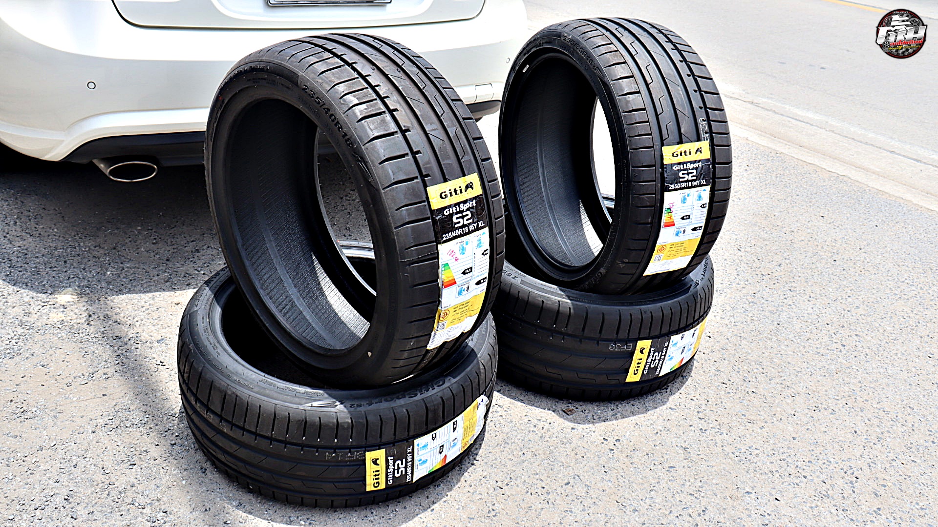 Mercedes Benz E-Class E250 เปลี่ยนยาง GITI Sport S2 F 235/40R18 95Y R 255/35R18 94Y