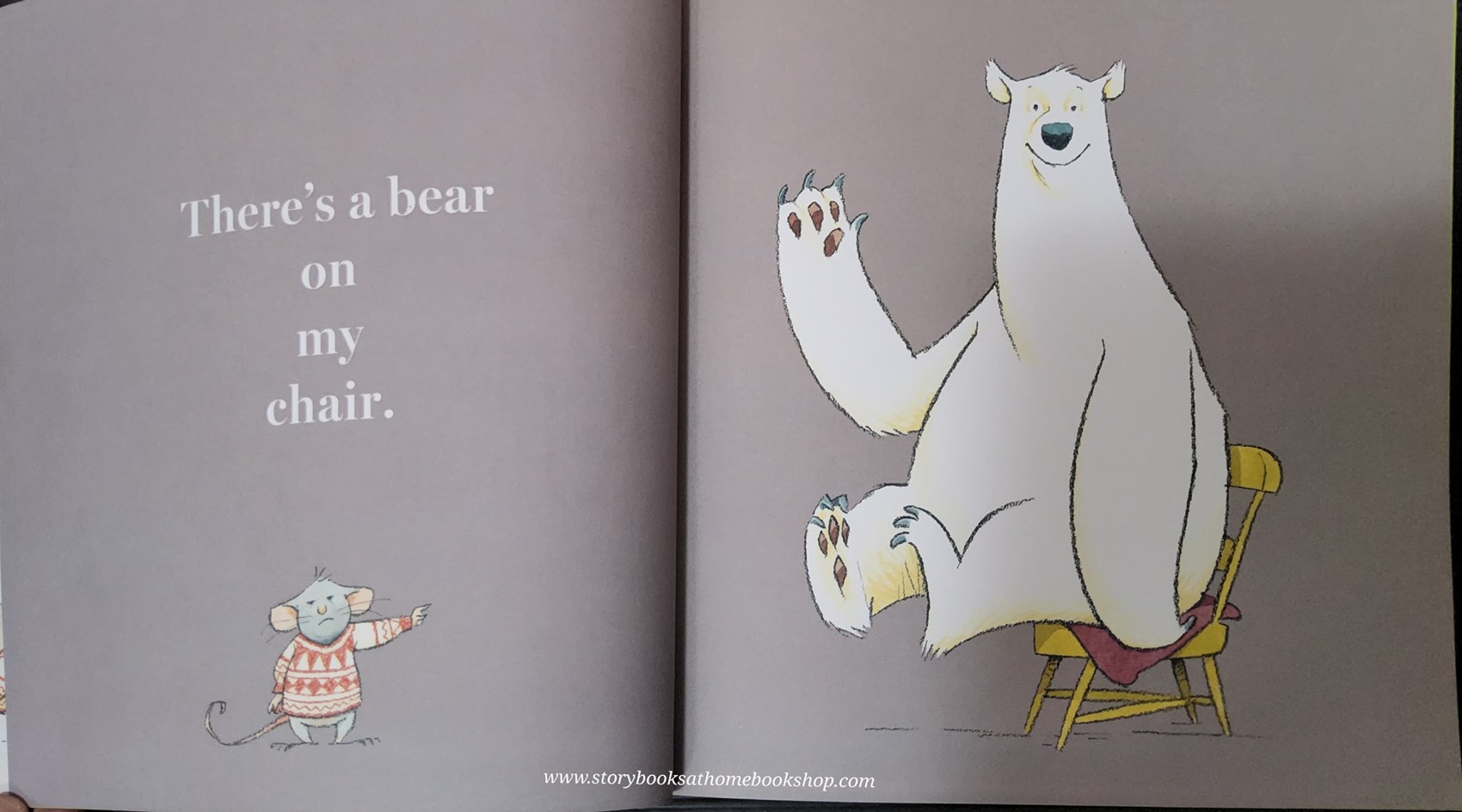 หนังสือนิทานปกอ่อน** ♥️THERE'S A BEAR ON MY CHAIR BY ROSS COLLINS