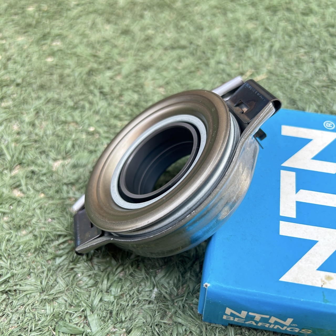 ลูกปืนคลัทช์ NISSAN FRONTIER ZD30 เครื่อง 3000 ปี 1998-2006 นิสสัน ฟรอนเทียร์ เบอร์ FCR62-61-1G1/2E NTN