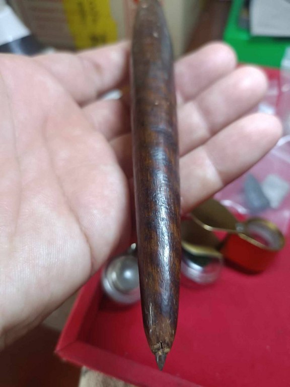 เหล็กจาร หลวงปู่ครูบาชัยยะวงศา ได้มาจากคุณอนุรักษ์ฯ ชาวลำพูน เล่าว่าได้มาจากพ่อหนานอินสม อายุ 90 ปี (บันทึก 2566) ชาว อ.บ้านโฮ่ง จ.ลำพูน พ่อหนานอินสมเคยเป็นศิษย์รับใช้ สมัยสร้างวัดห้วยต้ม ราว ๆ ปี 2530