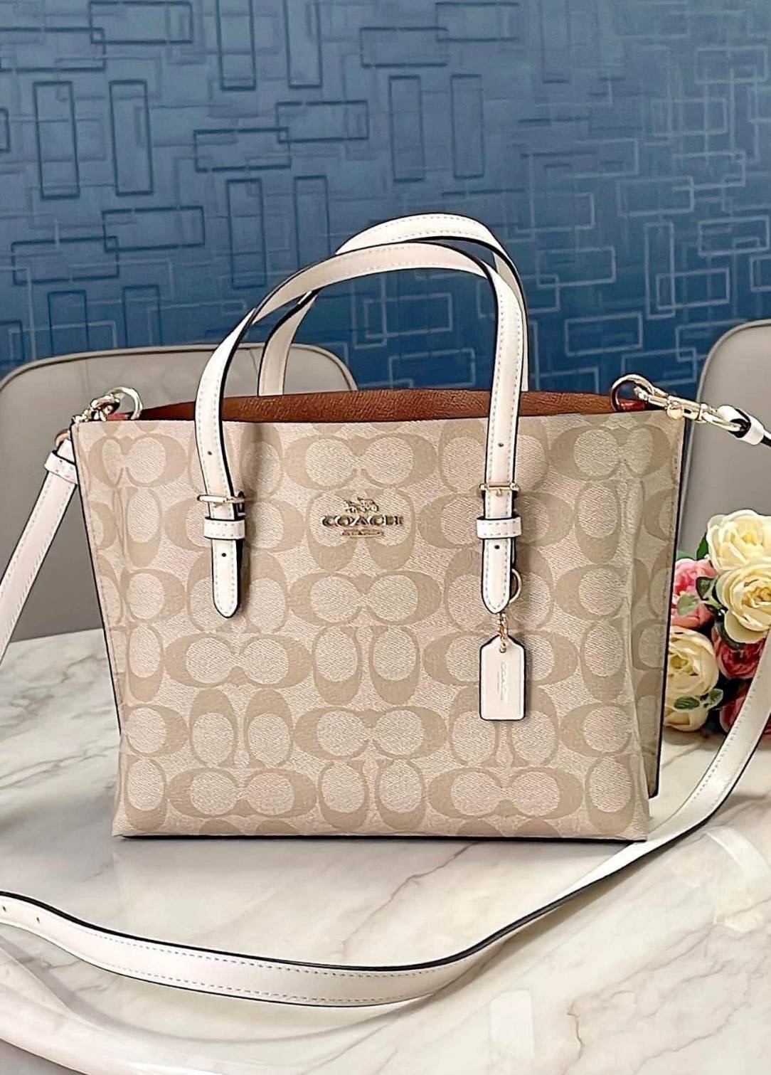 New coach ราคา 6990 บาท