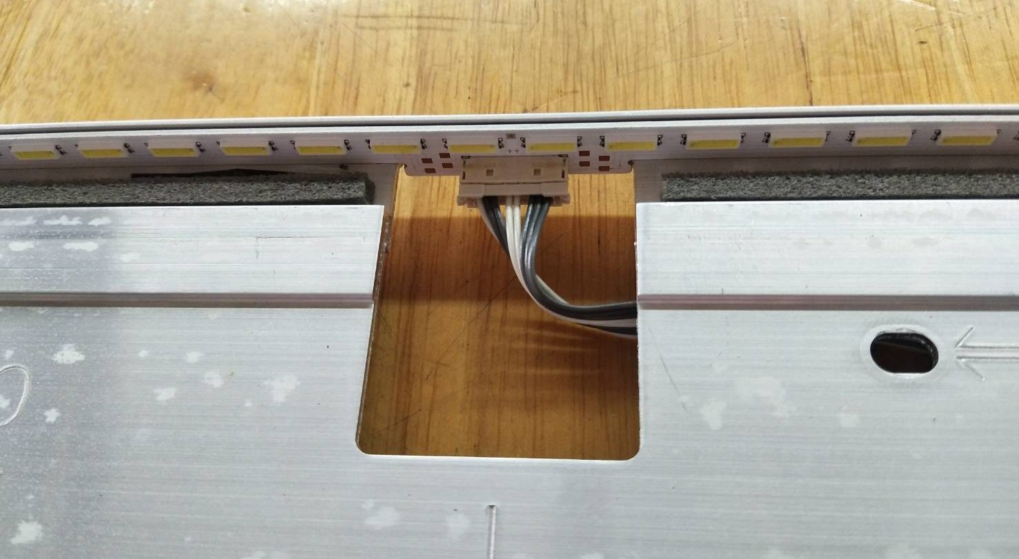 หลอดแบล็คไลท์(โซนี่)SONY ของแท้ถอดจากเครื่อง รุ่นKDL-48R550C :KDL-48W700C :4-546-097