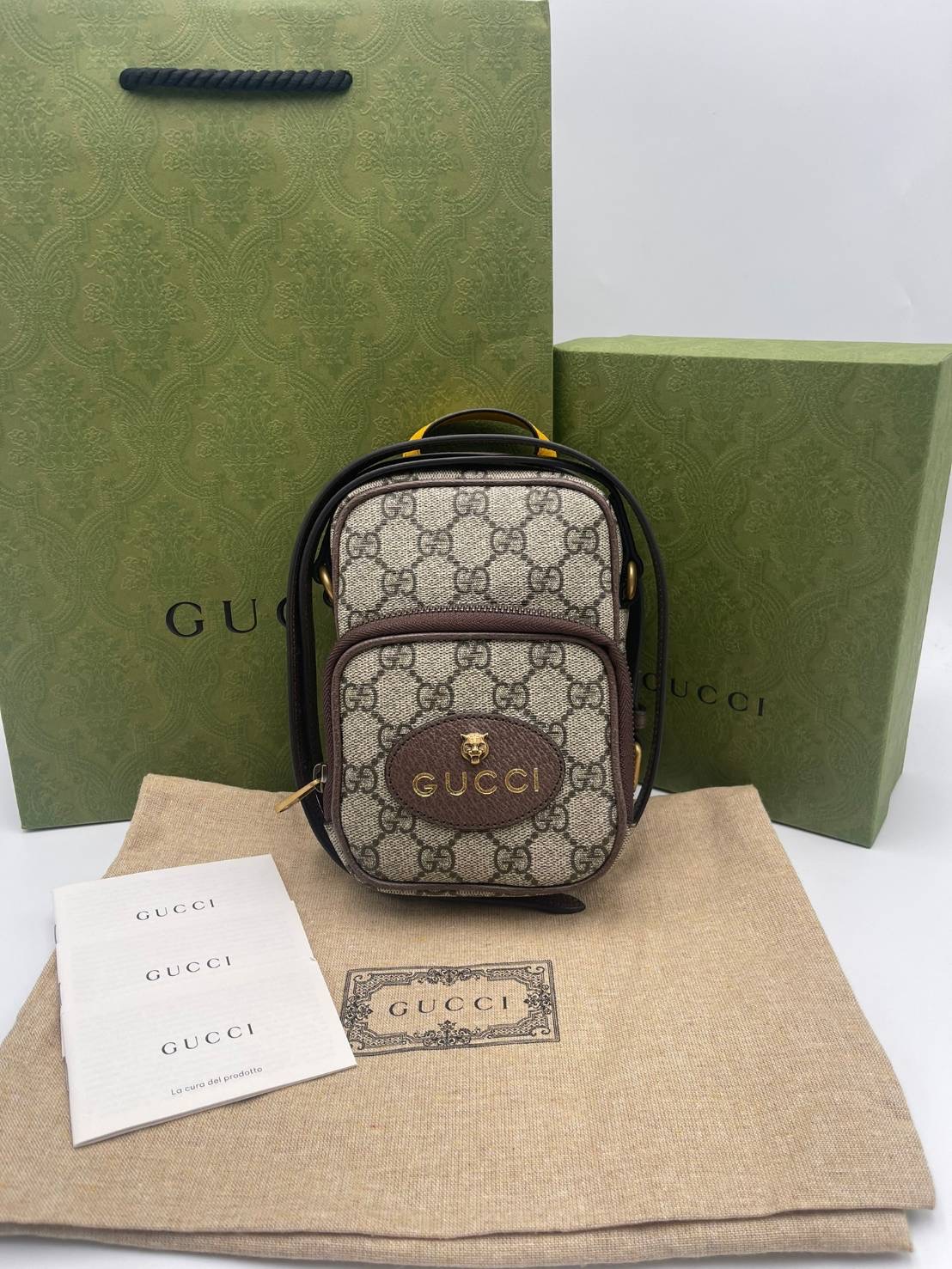 New Gucci phone bag กว้าง 12 ซม. x สูง 16 ซม. x ลึก 7 ซม.
