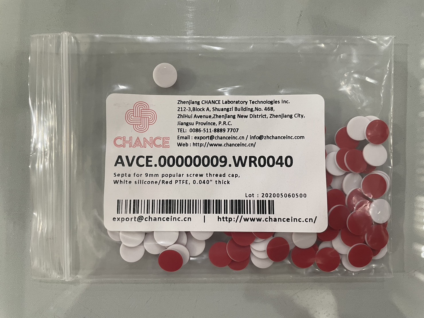 Screw PP thread cap, blue center hole with red PTFE/ white silicone slit septa 9 mm (100/pk) P/N AVCE.00000009.WR0040