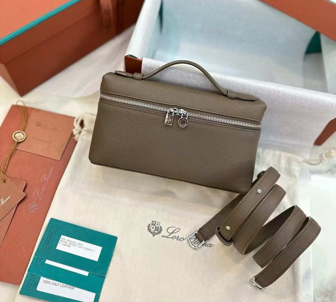 [Pre-order] Loro Piana รุ่น L19 Extra Pocket Pouch Classic Gray Calfskin งานเกรดคุณภาพเทียบแท้ VIP QUALITY
