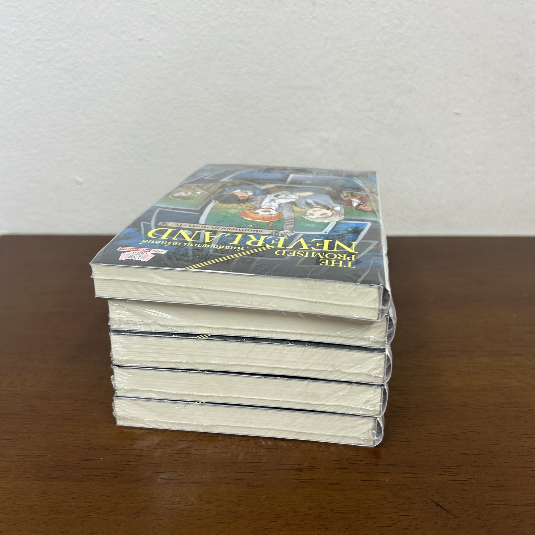 [NOVEL] พันธสัญญาเนเวอร์แลนด์ THE PROMISED NEVERLAND แผ่นภาพแห่งความทรงจำ ... Kaiu Shirai (มือหนึ่งขีดสัน) นิยาย