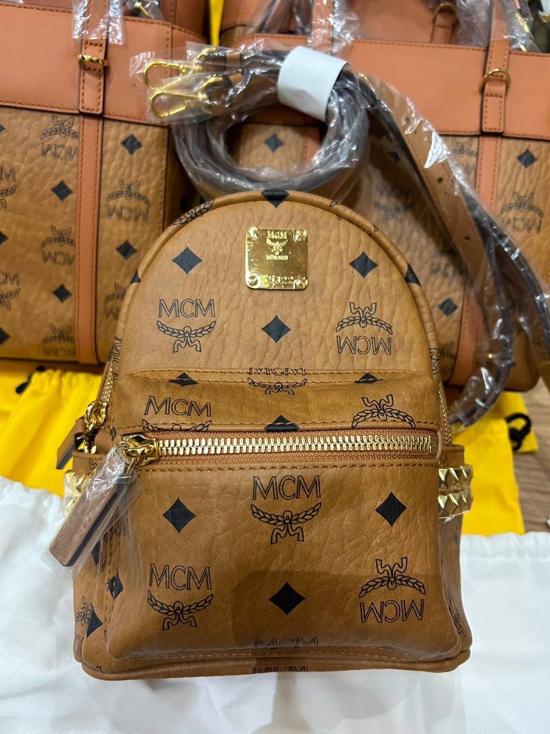 New Mcm X - mini backpack นานๆมาทีค่ะ มี2สาย ครอสได้ / สะพายเป้ได้