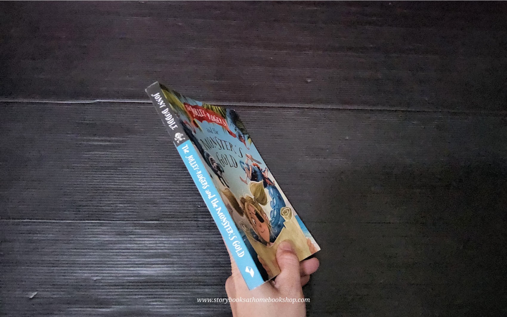 วรรณกรรมเยาวชน แนะนำ Top Ten Bestseller📢 **หนังสือนิทานปกอ่อน** 🍅🍅 The JOLLEY-ROGERS and the MONSTER'S GOLD by JONNY DUDDLE