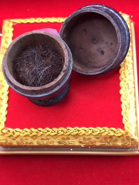 มีผู้บูชาแล้ว พระเกศาหลวงปู่ครูบาเจ้าศรีวิชัย ได้มาจากพ่อหนานพรหมเสน ลูกศิษย์ครูบาอุ่นเรื่อน