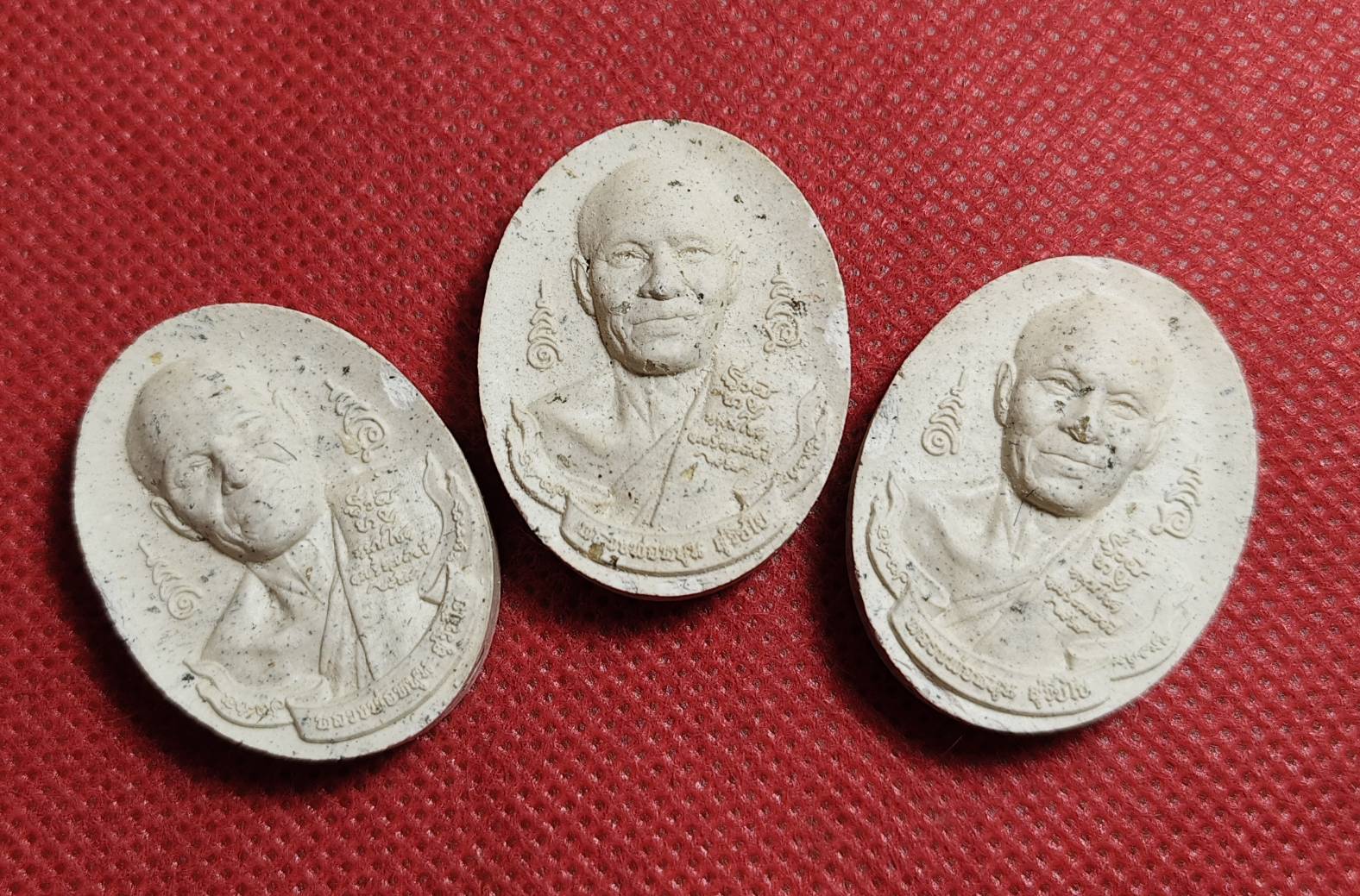 เนื้อผงรวมมพระผง 6 รอบ หลังพญานาค 4 ตระกูล รุ่นหนุนโชค หลวงพ่อหนุน สุวิชโย ปี2567 เสก 3วาระ (หลวงปู่ศิลา+หลวงปู่เวิ่น+หลวงพ่อหนุน เสก) (ศิษย์เอกหลวงพ่อฤาษีลิงดำ วัดท่าซุง สายอีสาน ผู้ค้นพบวิชา พุทโธระเบิด อันลือลั่น)