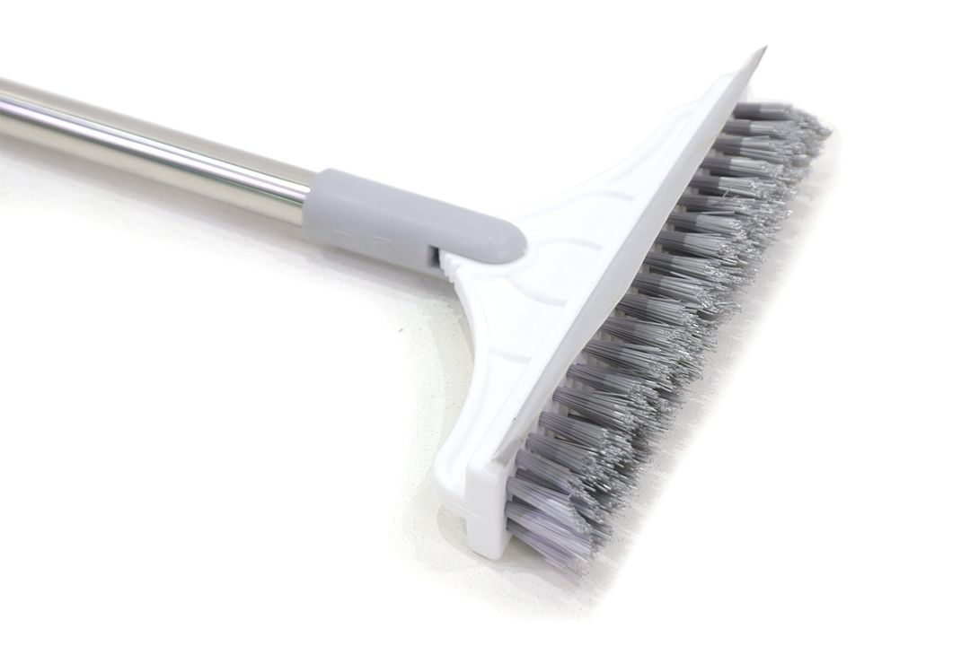 Corner brush scrubber แปรงขัดรีดน้ำได้ ด้ามยาว 122ซม.สีขาว