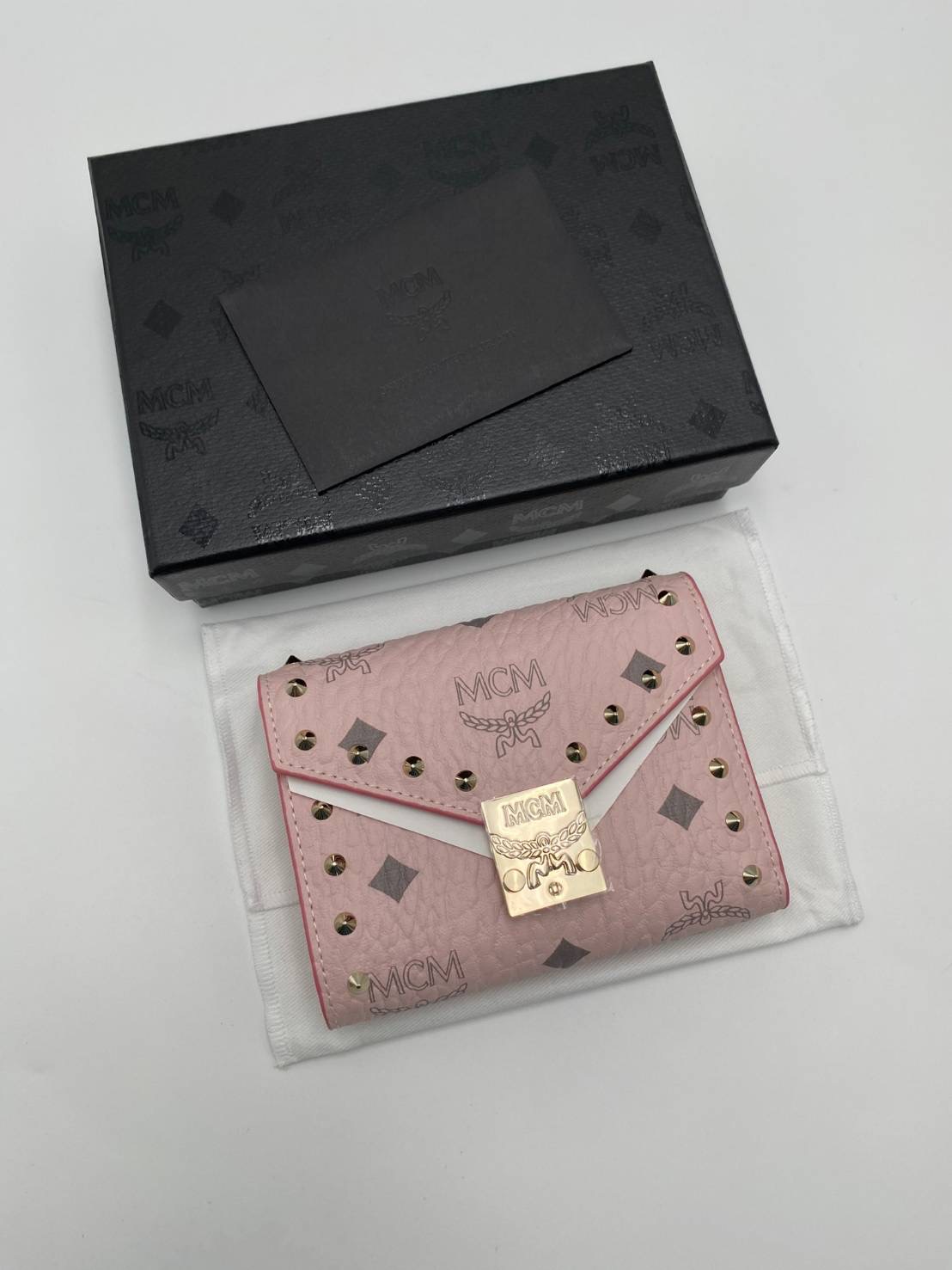 New Mcm wallet 3 พับ หมุด อุปกรณ์ กล่อง ถุงผ้า การ์ด ถุงกระดาษ shop king power