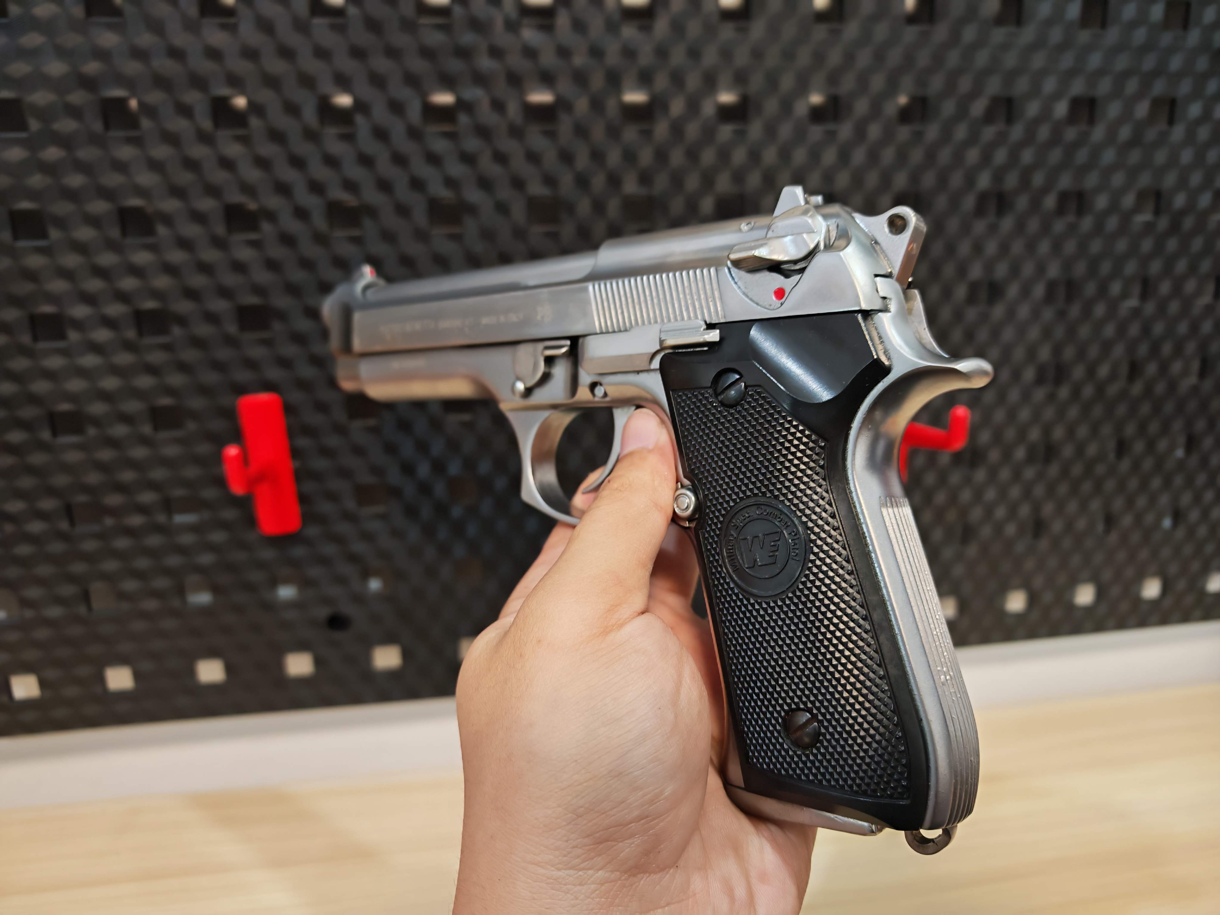 WE Beretta M92 Semi Version GBB เงิน ไต้หวัน BB Gun บีบีกัน แบบแก๊ส ปืนอัดลม มือสอง Airsoft Gun