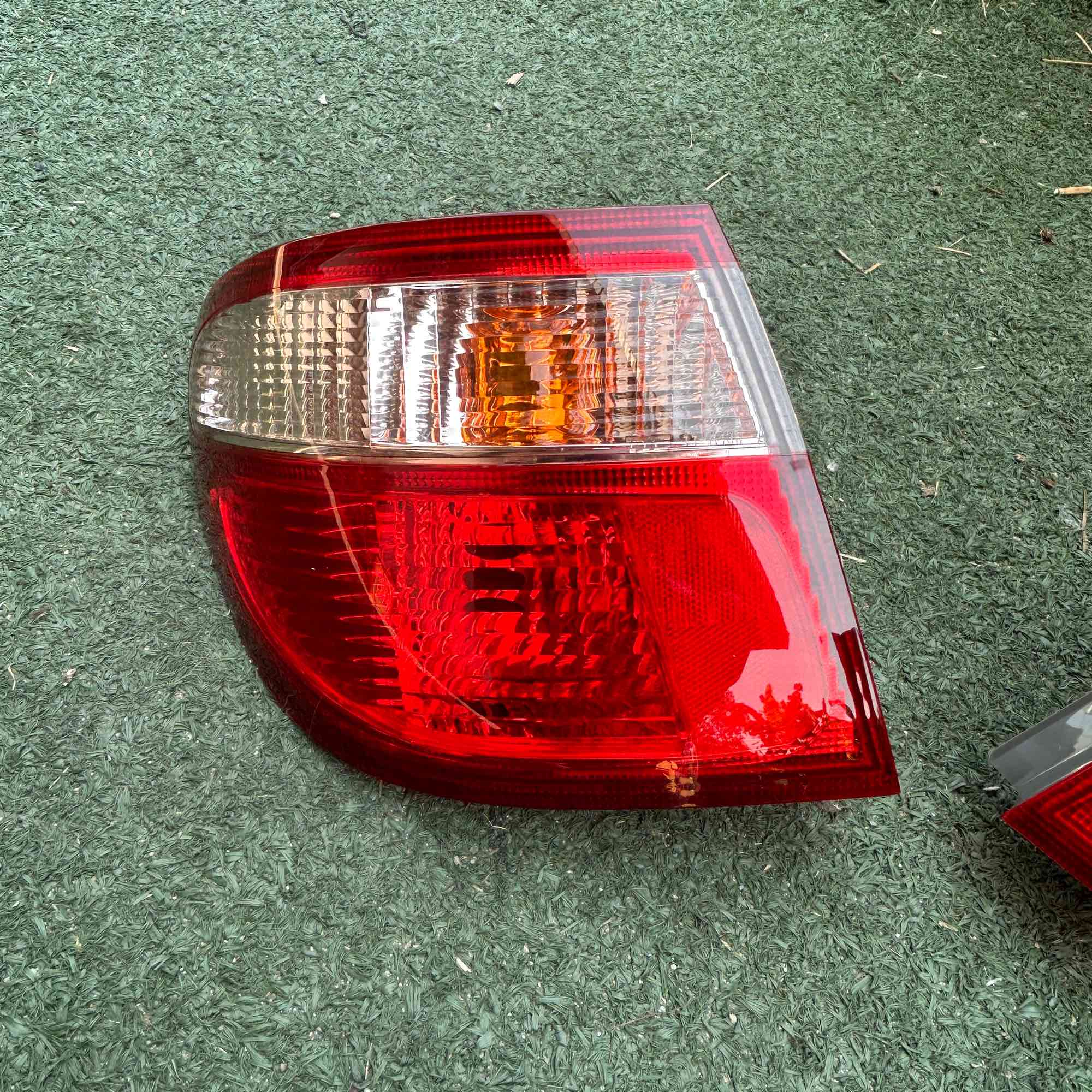 ไฟท้าย NISSAN NEO 201-2003 คู่ละ LH RH