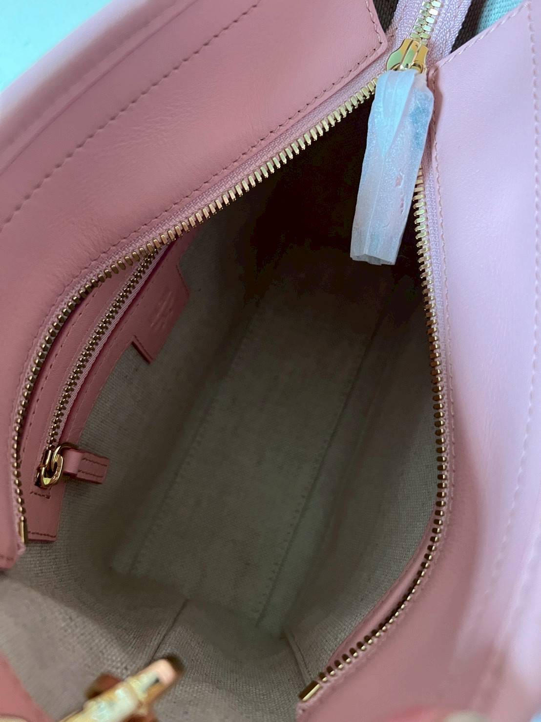 New Mcm toni mini สายยาวปรับ/ถอดได้ Sz. 7” (L) x 7.5” (H) x 4” (D) อุปกรณ์.ถุงผ้า/การ์ดช้อป /ถุงกระดาษ