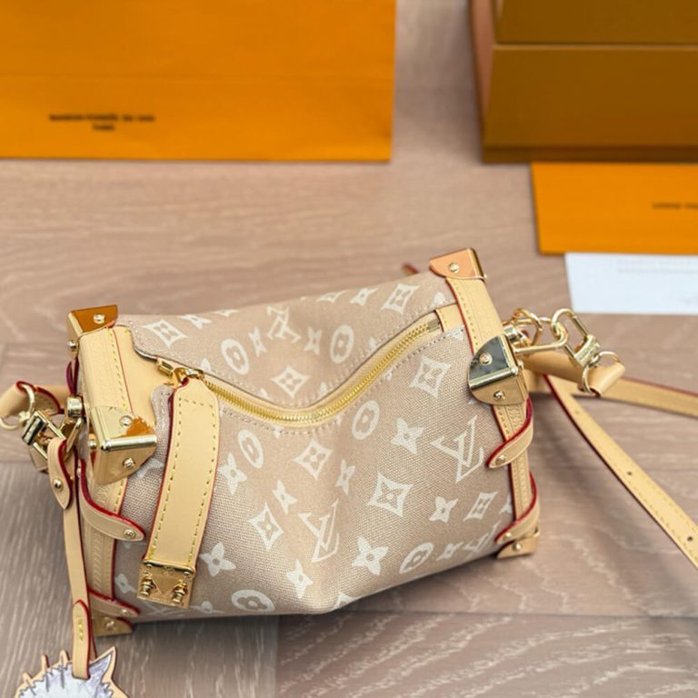 [Pre-order]กระเป๋า Louis Vuitton Side Trunk GM Meowgram coated canvas M15154 งานคุณภาพที่ดีที่สุด