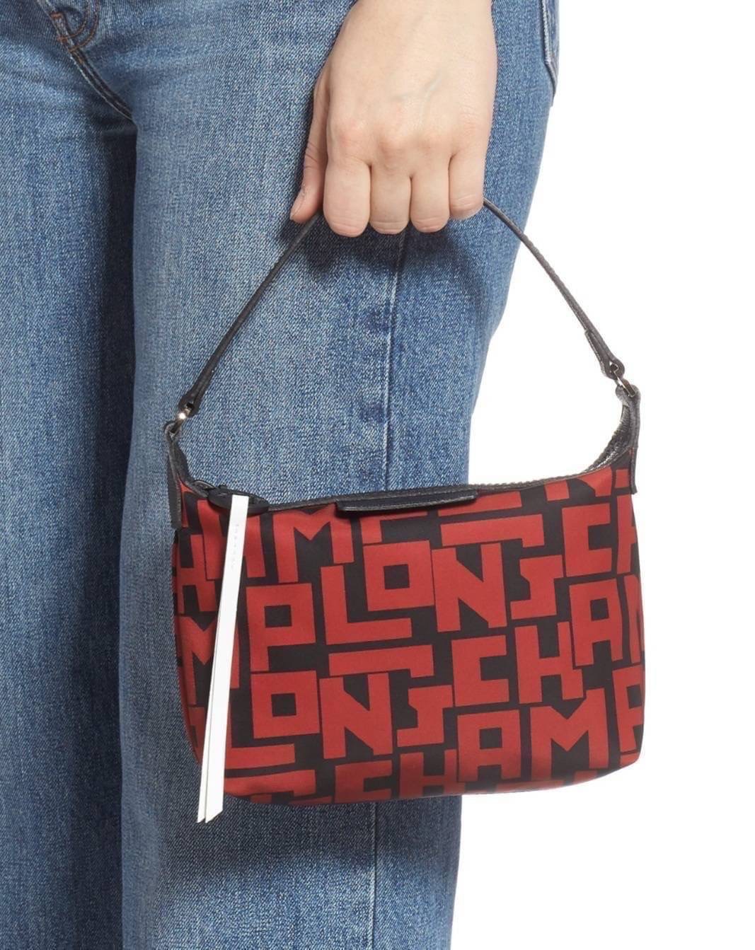 New Longchamp Le Pliage LGP pouch สะพายเข้าไหล่ สีแดง size 21x17x5.5 cm