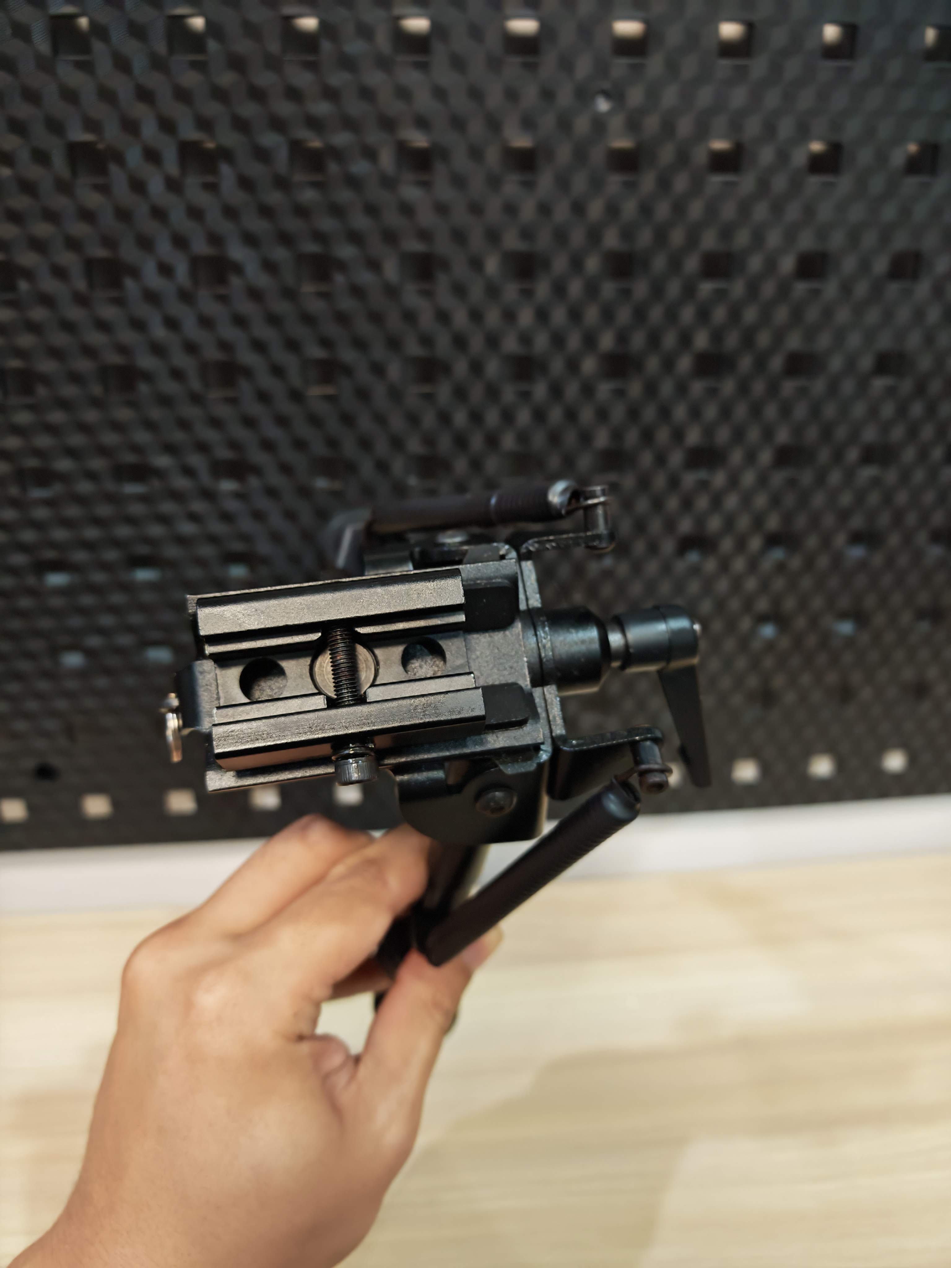 ขาทรายสปริง Harris 6-9 นิ้ว Pod Lock พร้อมที่ล็อคกับราง Picatinny มือสอง