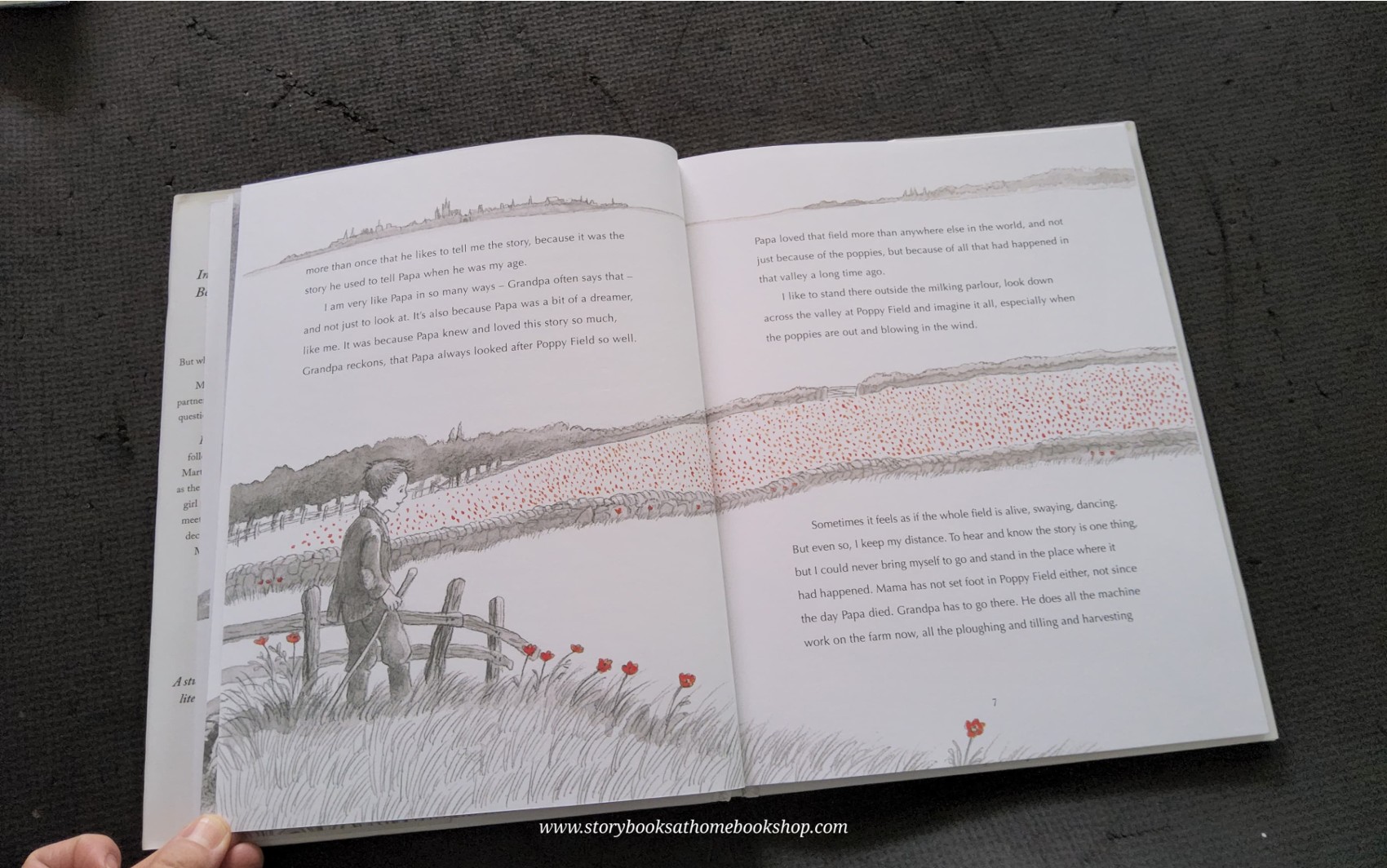 หนังสือนิทานปกแข็ง** 🍓🍓POPPY FIELD BY MICHAEL MORPURGO