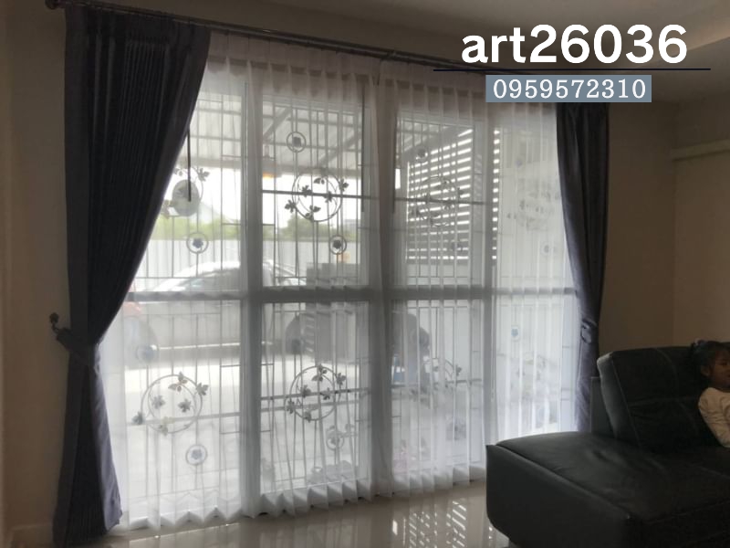 เหล็กดัดพร้อมมุ้งลวด ลายผีเสื้อวงกลม