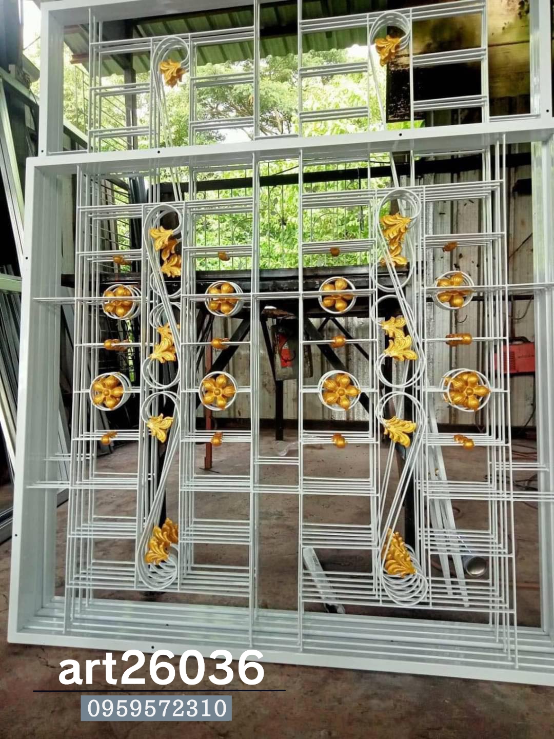 เหล็กดัดพร้อมมุ้งลวด ประตูและหน้าต่าง