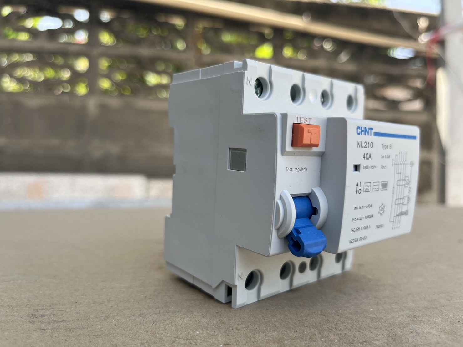 เบรกเกอร์กันดูด RCCB Type B 3 เฟส เบรกเกอร์กันไฟดูด เบรกเกอร์กันไฟรั่ว กันดูด CHINT NL210 4 Poles 3 Phase 40A , 30mA (10KA) (Box)